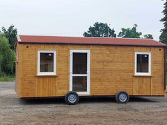 Casa mobile in legno su ruote