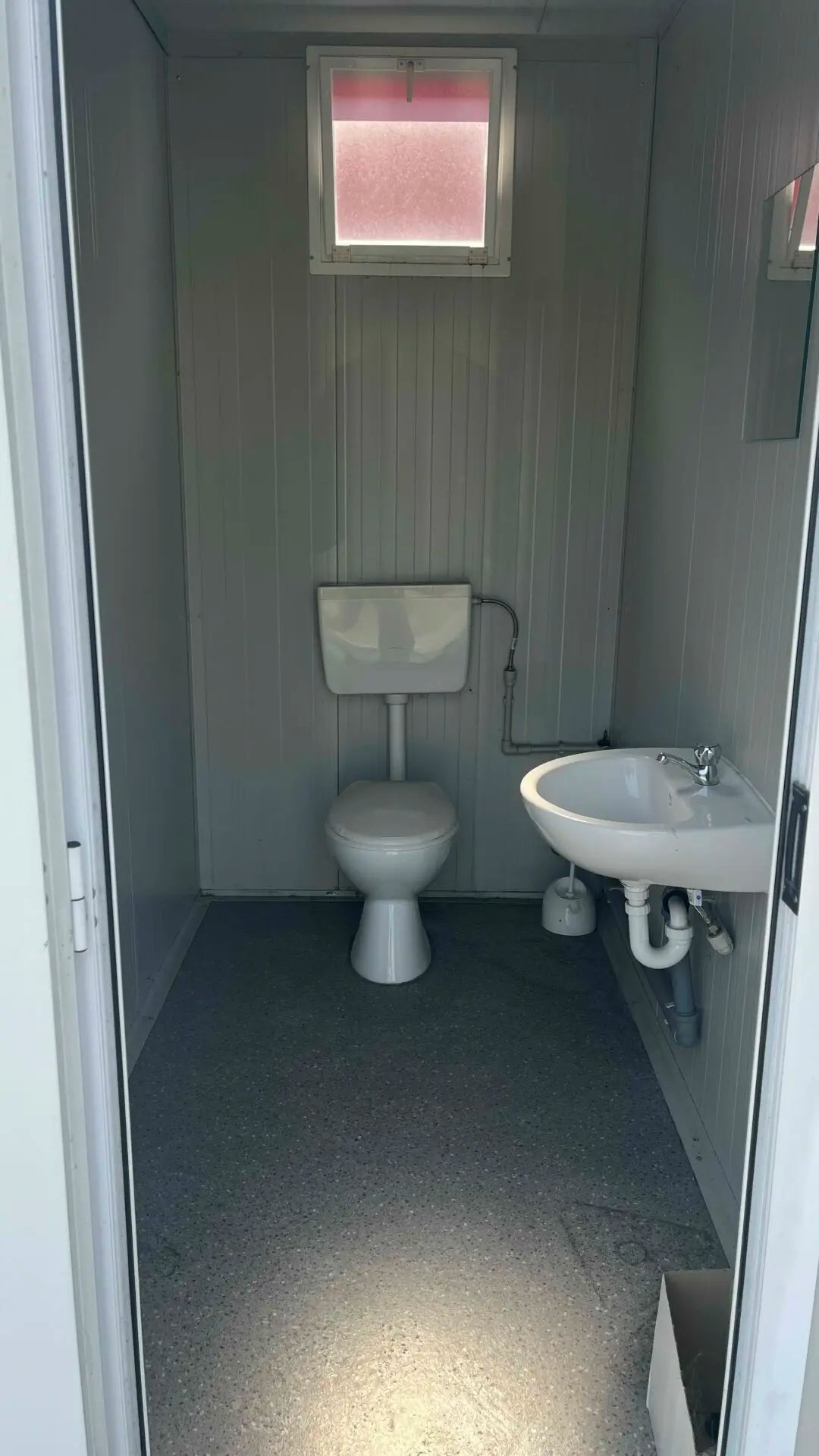 Cabina con 3 bagni separati